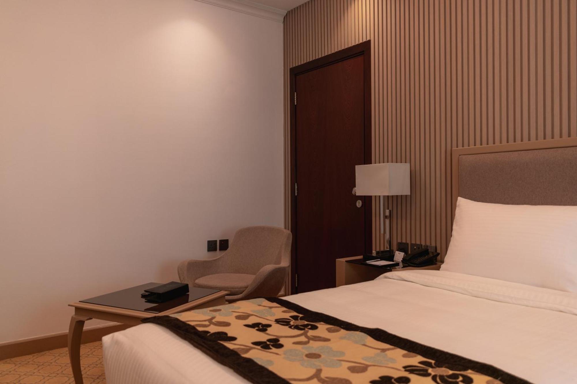 Best Western Plus Jeddah Hotel Madinah Road Buitenkant foto
